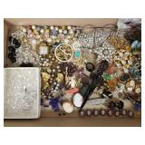 Gp vintage jewelry incl cameos, rhinestone, etc.