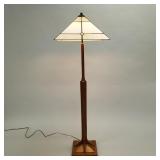 Contemporary Stickley quartersawn oak floor lamp