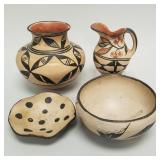 4 Santo Domingo pottery pieces: vase, pitcher,