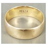 14k gold band- 4.4g, sz 8 (interior inscription)