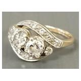 Tested 14k gold vintage ring s/w 2 center diamonds