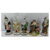 (5) SANTAS OF THE WORLD