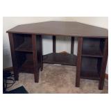 CORNER DESK