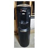 WATER DISPENSER