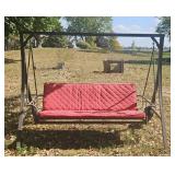 FUTON SWING, LAYS DOWN TO BED