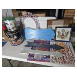 ASSORTED DECOR