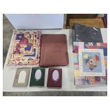 SCRAPBOOKING ALBUMS