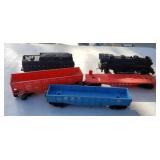 LIONEL ENGINE W/ (5) CARS