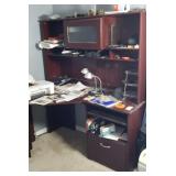 DESK W/ HUTCH