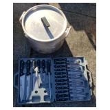 SMALL STOCK POT & KNIFE SET