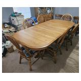 OAK TABLE W/ (2) LEAVES & (6) CHAIRS