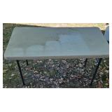 4 FOOT FOLDING TABLE