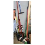 BROOMS & DUSTPAN