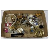 COSTUME RINGS & JEWELRY PIECES