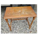 SMALL LAMP TABLE