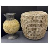WICKER TABLE & VASE