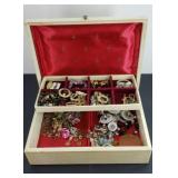 JEWELRY BOX WITH JEWELRY