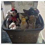 TOTE OF STUFF ANIMALS