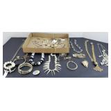 ASSORTED JEWELRY