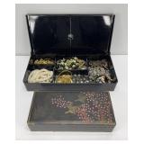 (2) SMALL JEWELRY BOXES WITH JEWELRY