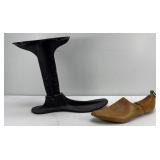 SHOE LASS & WOOD STRETCHER