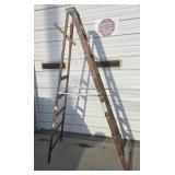 KELLER 8 FT WOOD LADDER