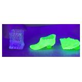 URANIUM DEPRESSION GREEN GLASS & TOOTHPICKER