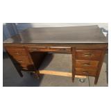 EXECUTIVE WOOD DESK