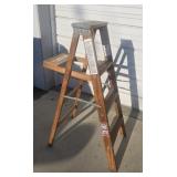 WERNER 4 FT WOOD LADDER