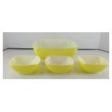 HOSTESS SET PYREX BOWLS