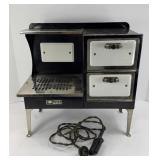 METAL WARE CHILDS PLAY STOVE
