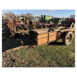 NEW HOLLAND PULL TYPE SPREADER