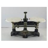 ANTIQUE DRUG STORE SCALE