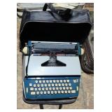SMITH CORONA VINTAGE TYPEWRITER