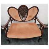 VICTORIAN STYLE SETTEE