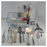 KITCHEN UTENSILS & DRAINER