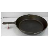 CAST IRON SKILLET No 10, UNMARKED