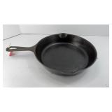 WAGNER WARE SIDNEY CAST IRON SKILLET No 8