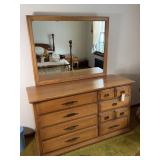 (8) DRAWER DRESSER W/ MIRROR
