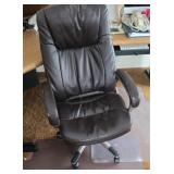 EXECUTIVE OFFICE CHAIR