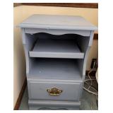 (2) VINTAGE NIGHTSTANDS