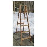 WOOD 6 FOOT A FRAME LADDER