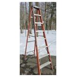 BLUE RIBBON 8 FOOT FIBERGLASS LADDER