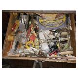 KITCHEN UTENSILS IN DRAWER