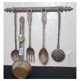 METAL KITCHEN UTENSILS