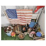 CONTENTS OF CORNER: DECOR, COLLECTIBLES, TOYS