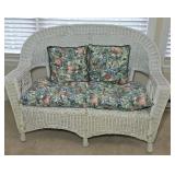 WICKER LOVESEAT