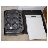 MUFFIN TINS & COOKIE SHEETS
