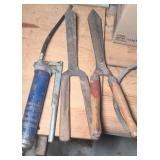 HEDGE TRIMMERS & GREASE GUN