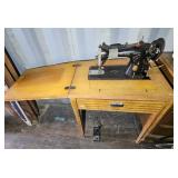 SINGER SEWING MACHINE W/ CABINET